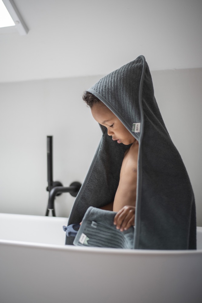 Hooded towel | 75x75cm - Hush Petrol